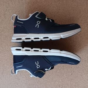 On Cloud Play unisex KIDS Running Shoes, size K3